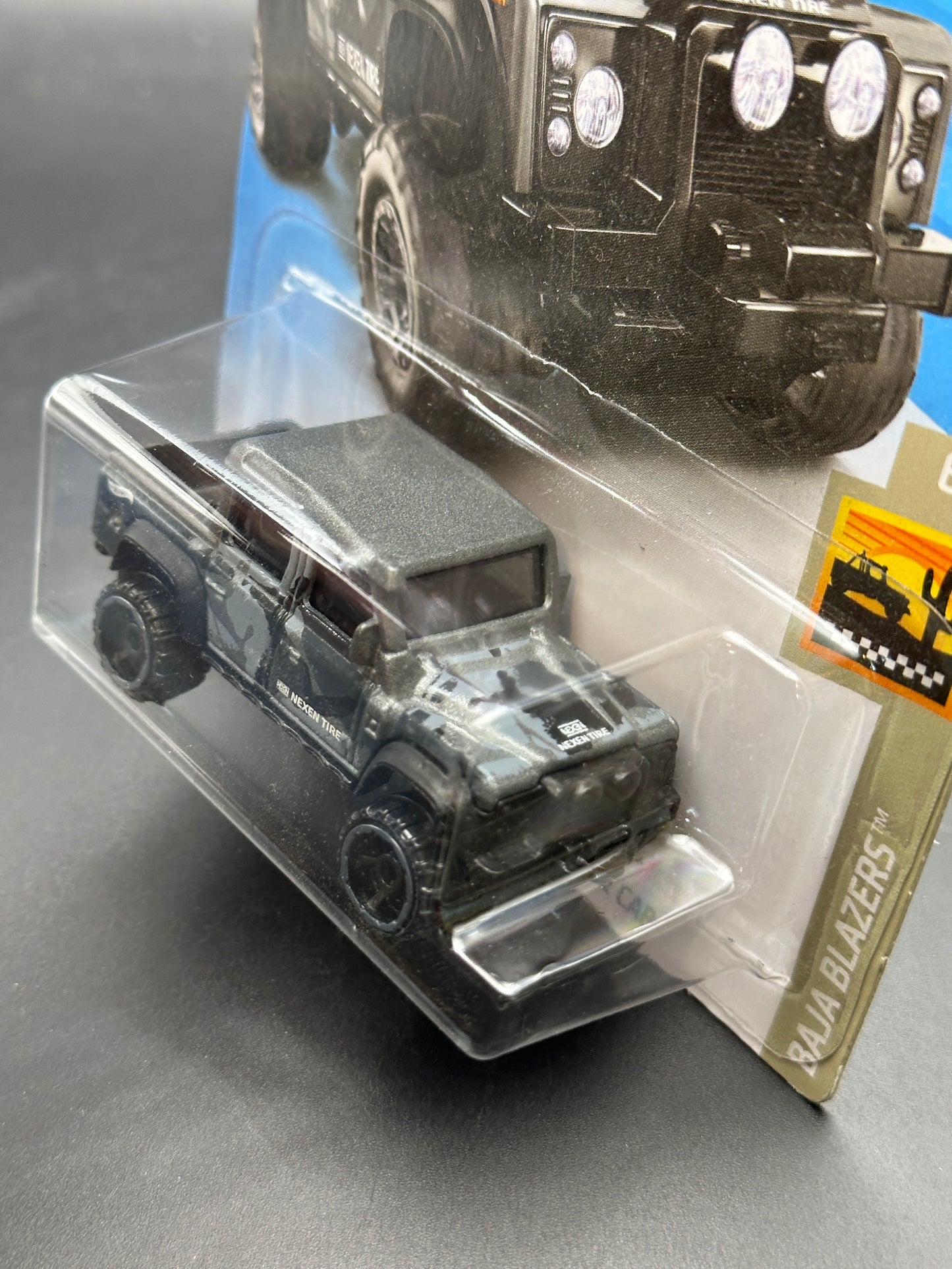 HOT WHEELS - 15 LAND ROVER DEFENDER DOUBLE CAB (2019) - HW BAJA BLAZERS 6/10