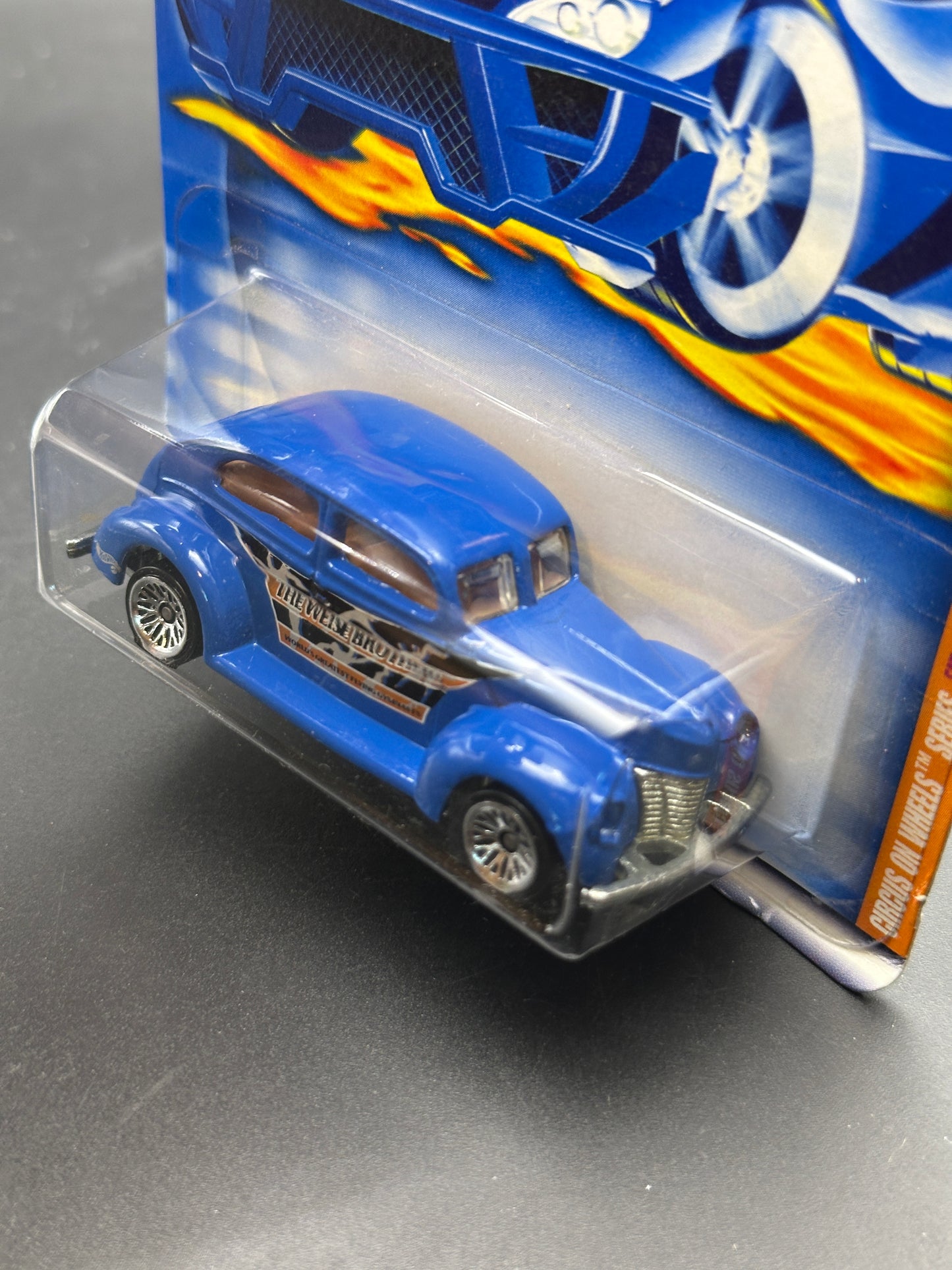 HOT WHEELS - FAT FENDERED 40 (2000) - HW CIRCUS ON WHEELS SERIES 3/4