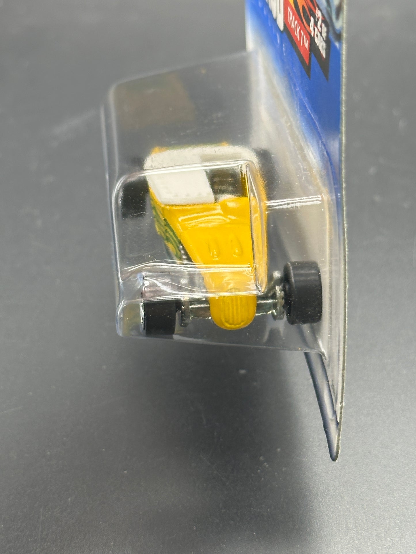 HOT WHEELS - TRACK T (2000) - HW HOT ROD MAGAZINE 2/4
