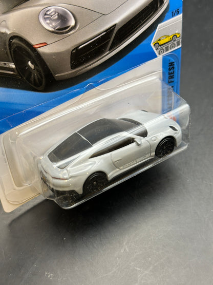 HOT WHEELS - PORSCHE 911 CARRERA T (2026) - HW FACTORY FRESH 1/5
