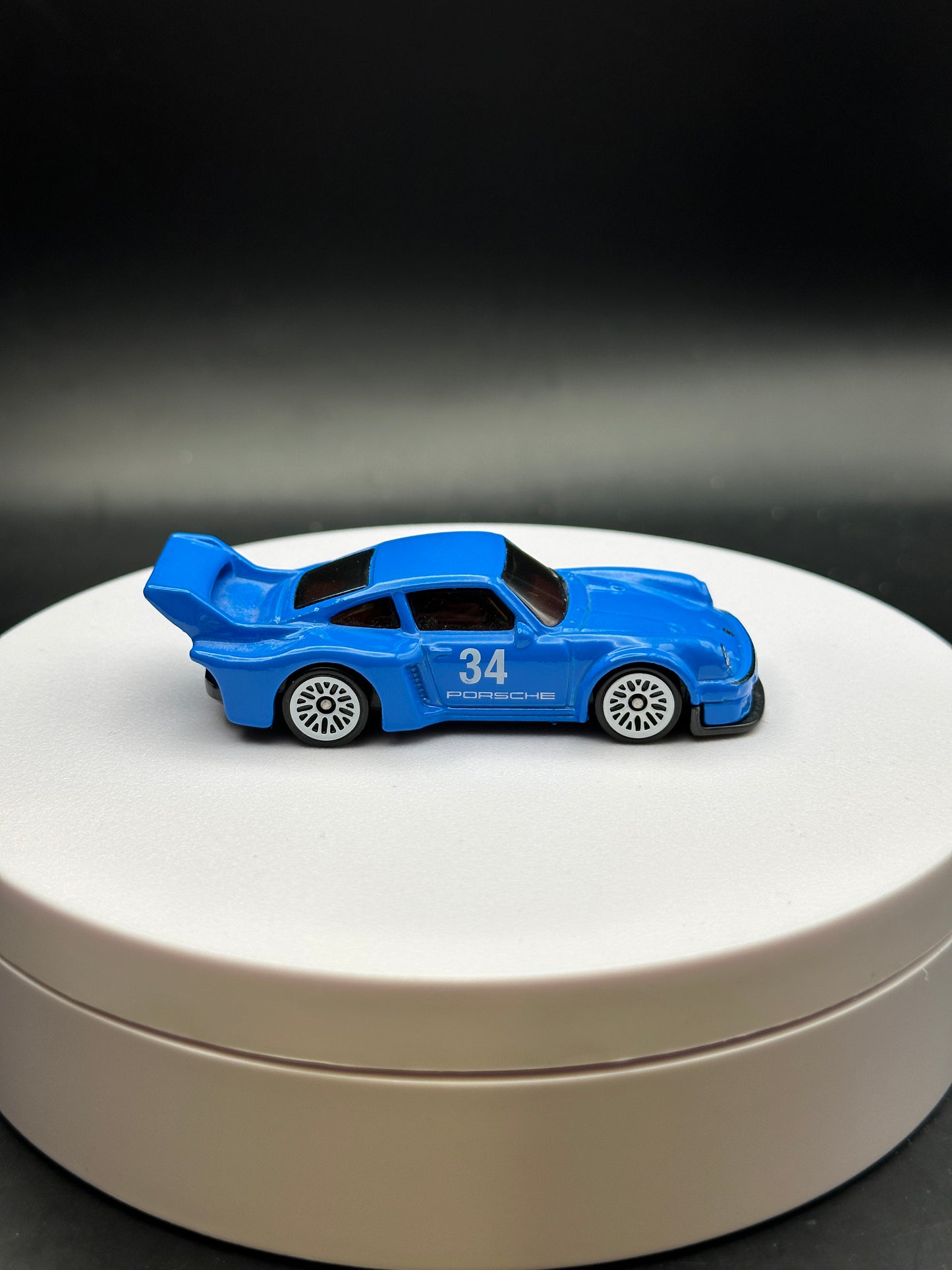 HOT WHEELS - PORSCHE 934.5 (2018) - HW NIGHTBURNERZ 2/10 - LOOSE