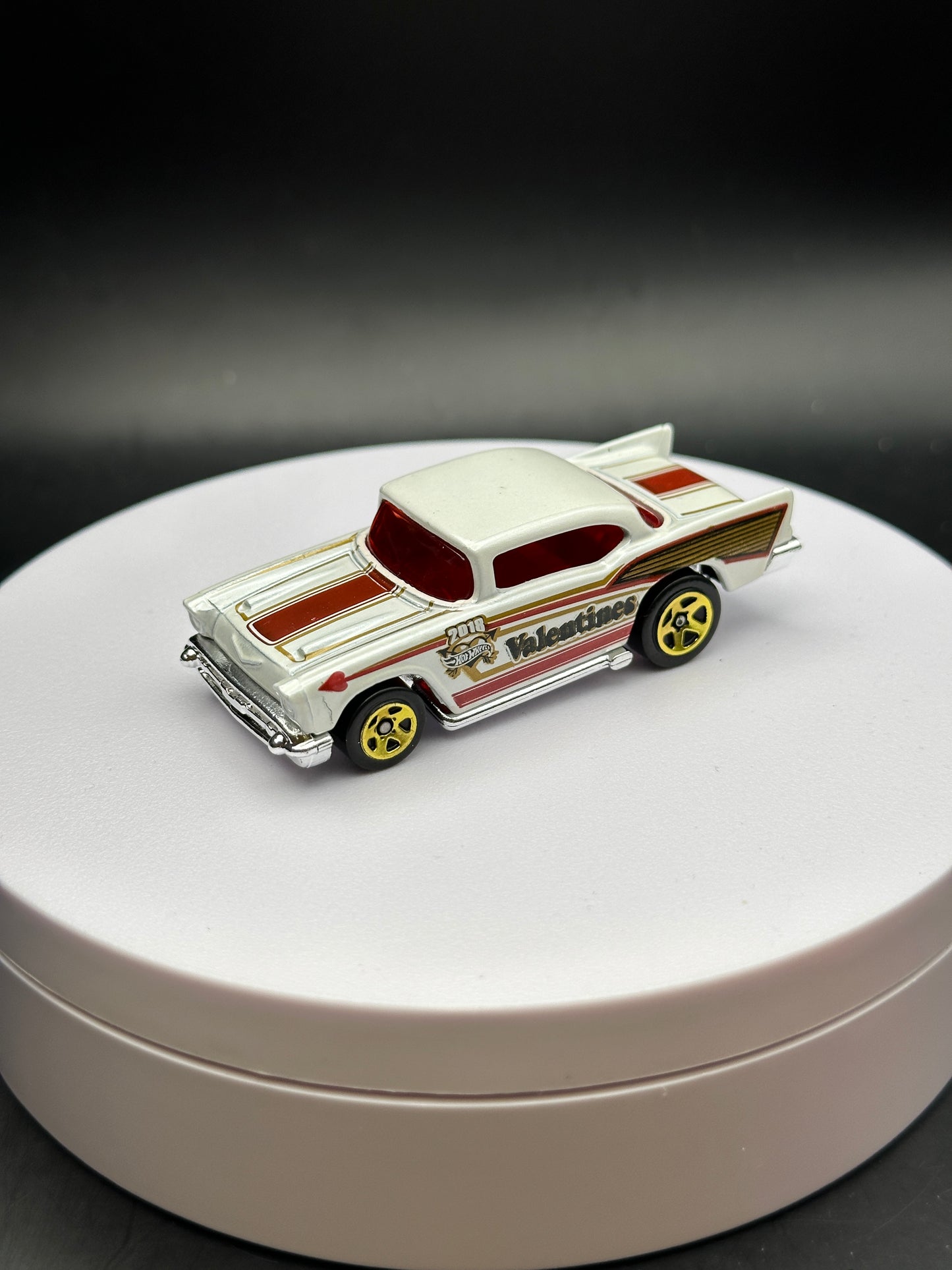 HOT WHEELS - 57 CHEVY (2018) - HW HOLIDAY RACERS 4/6 - LOOSE