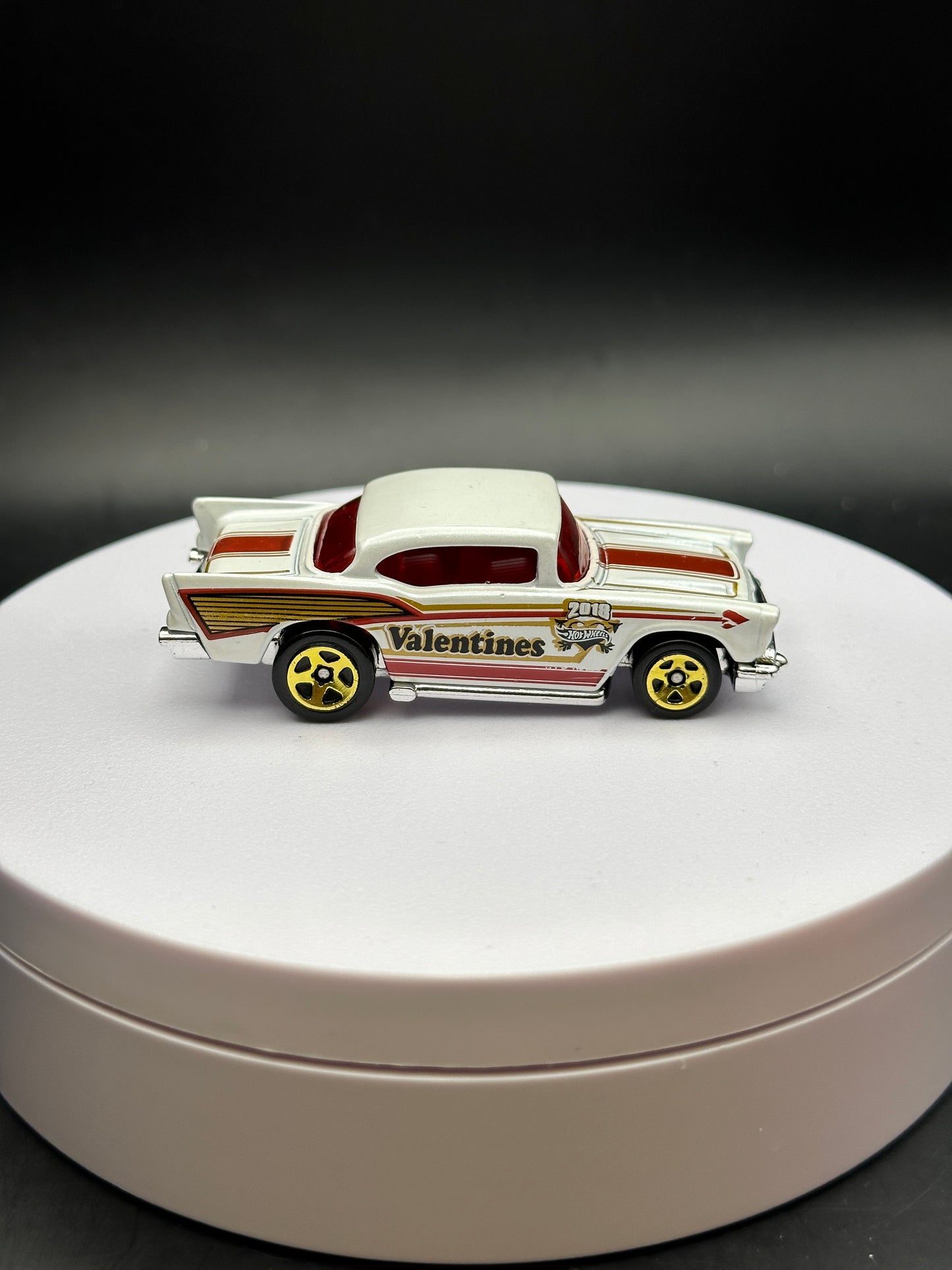 HOT WHEELS - 57 CHEVY (2018) - HW HOLIDAY RACERS 4/6 - LOOSE