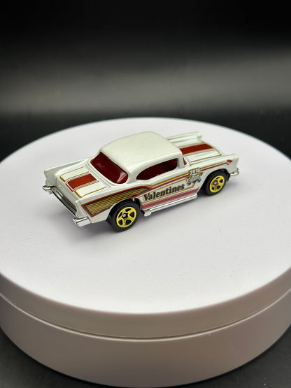 HOT WHEELS - 57 CHEVY (2018) - HW HOLIDAY RACERS 4/6 - LOOSE