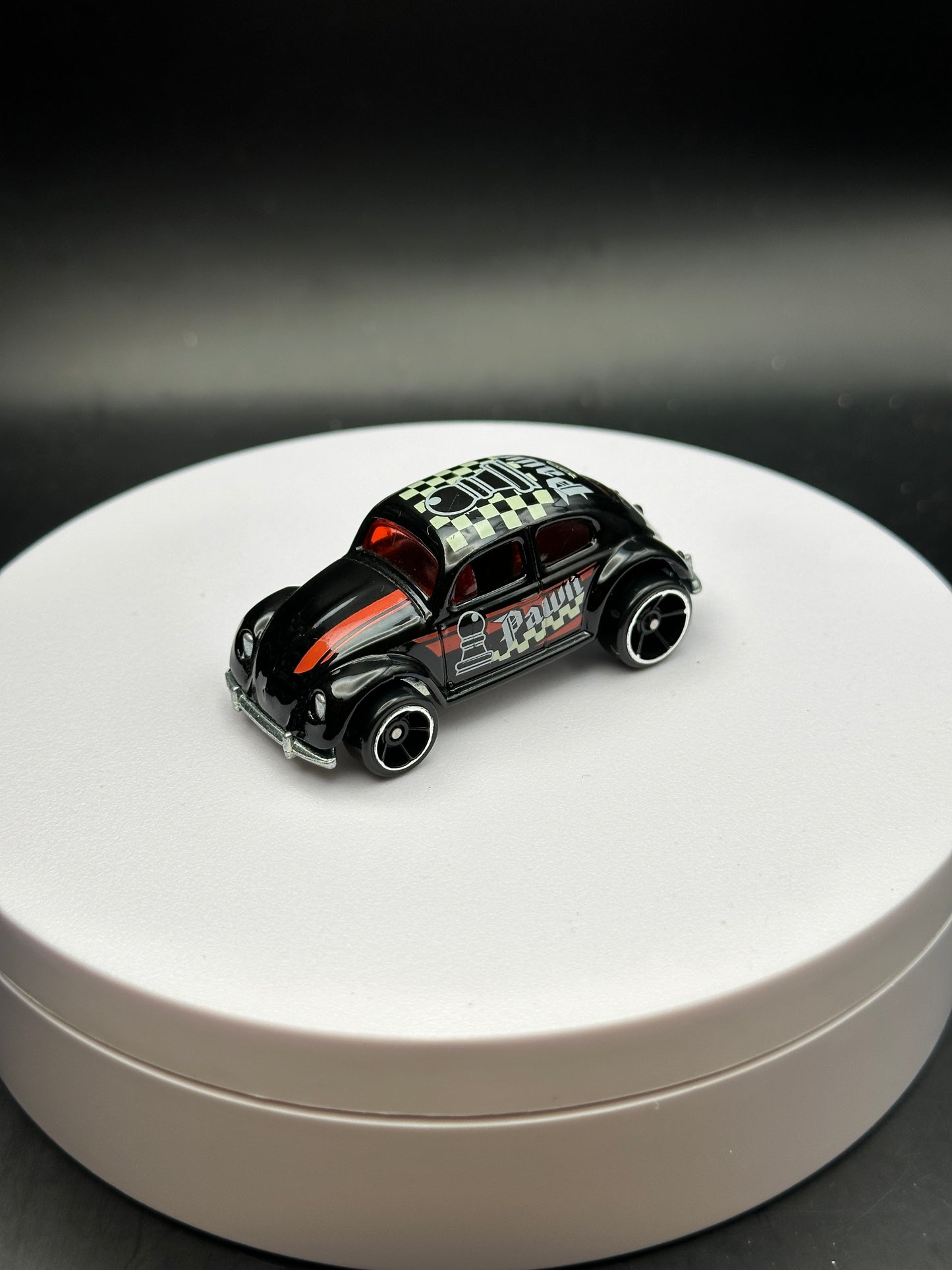 HOT WHEELS - VOLKSWAGEN BEETLE (2018) - HW CHECKMATE 8/9 - LOOSE