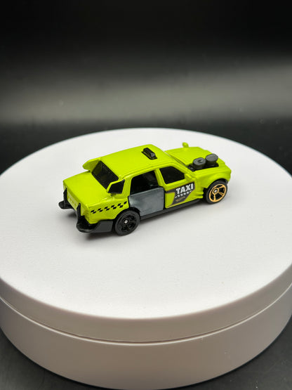 HOT WHEELS - TIME ATTAXI (2017) - HW CITY WORKS 4/10 - LOOSE