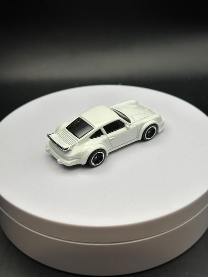 HOT WHEELS - PORSCHE 934 TURBO RSR (2018) - HW THEN AND NOW 2/10 - LOOSE
