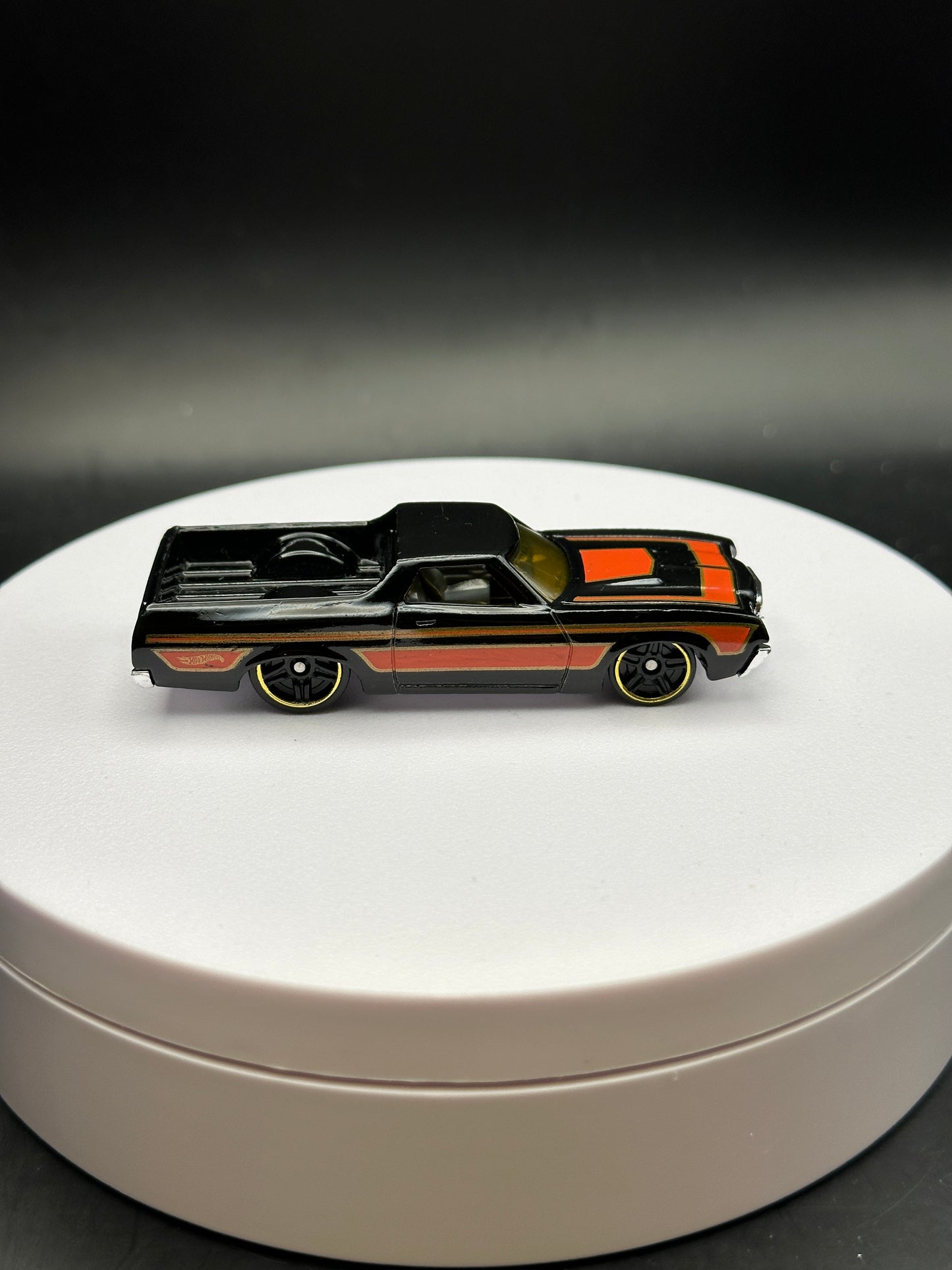 HOT WHEELS - 72 FORD RANCHERO (2019) - HW HOT TRUCKS 8/10 - LOOSE