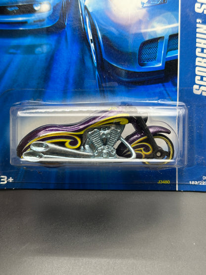 HOT WHEELS - SCORCHIN SCOOTER (2006) - HW 2006 MAINLINE #183