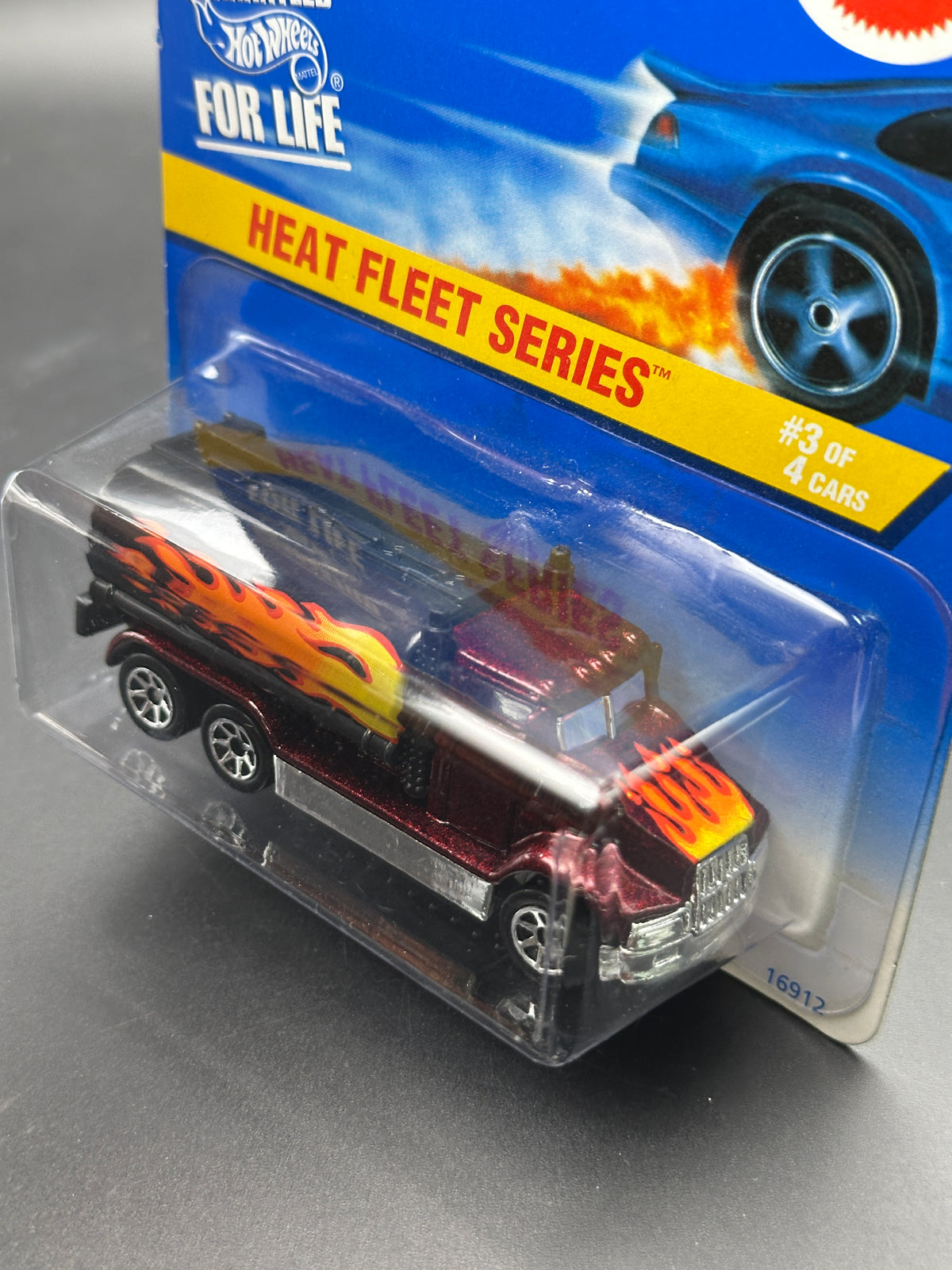 HOT WHEELS - PETERBILT TANK TRUCK (1997) - HW HEAT FLEET SERIES 3/4