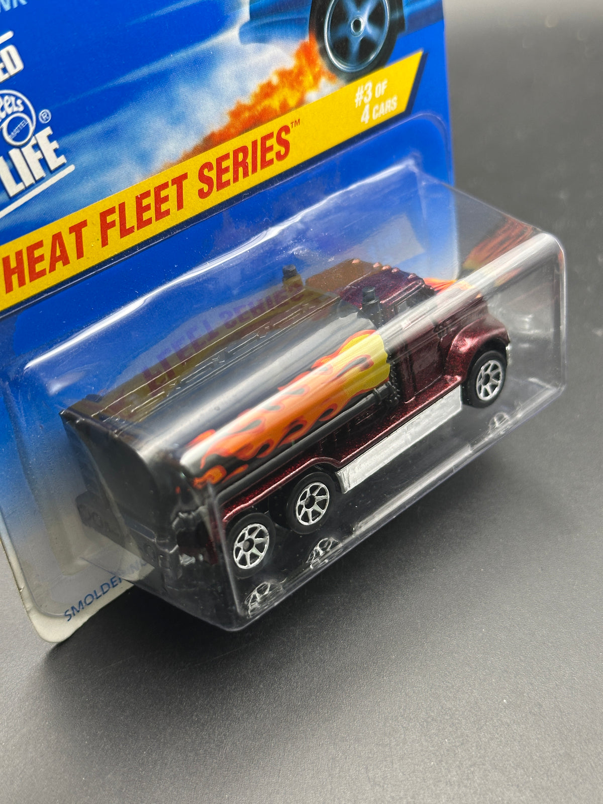 HOT WHEELS - PETERBILT TANK TRUCK (1997) - HW HEAT FLEET SERIES 3/4