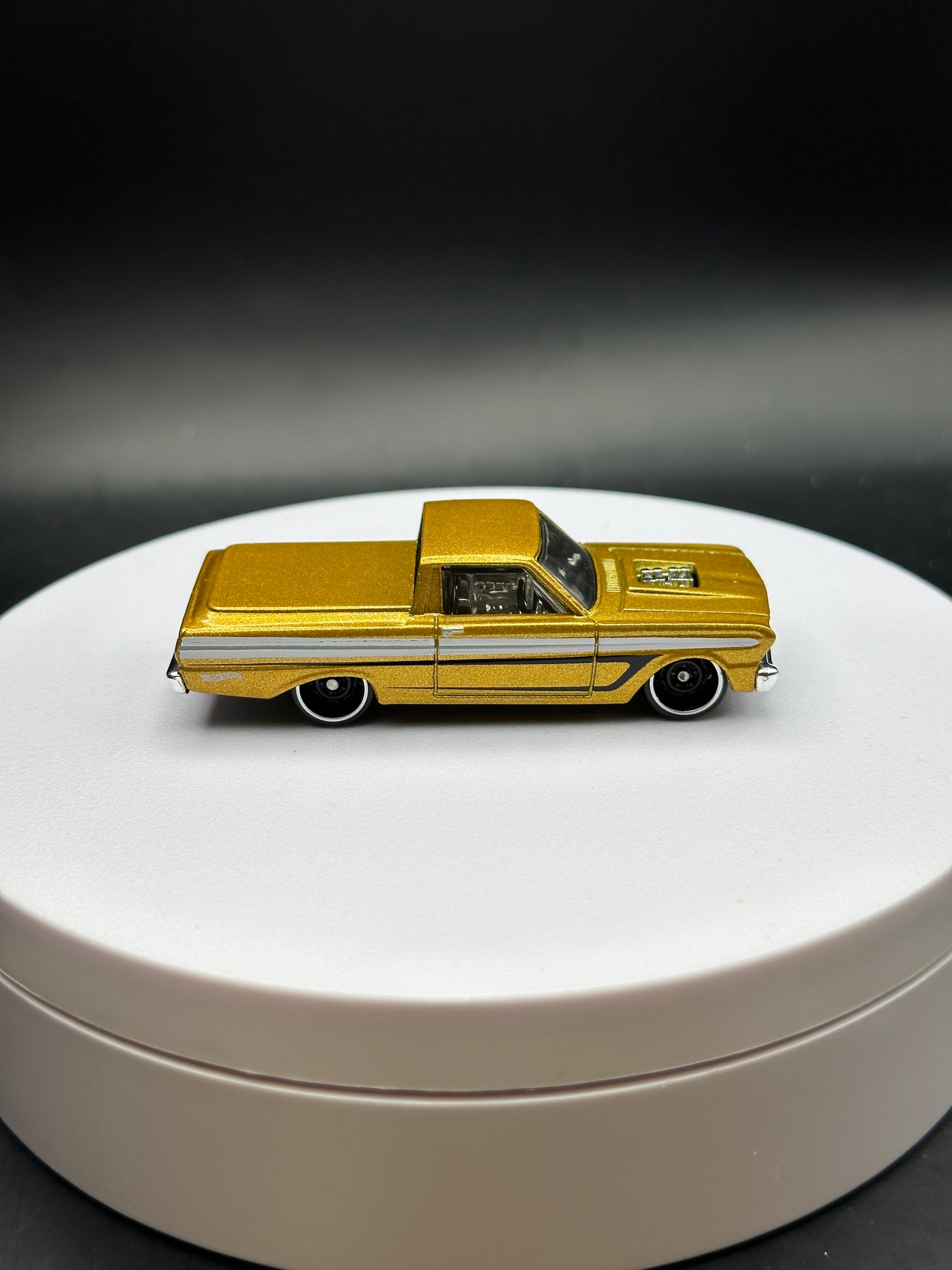 HOT WHEELS - 65 FORD RANCHERO (2018) - HW FORD TRUCKS SERIES 1/8 - LOOSE