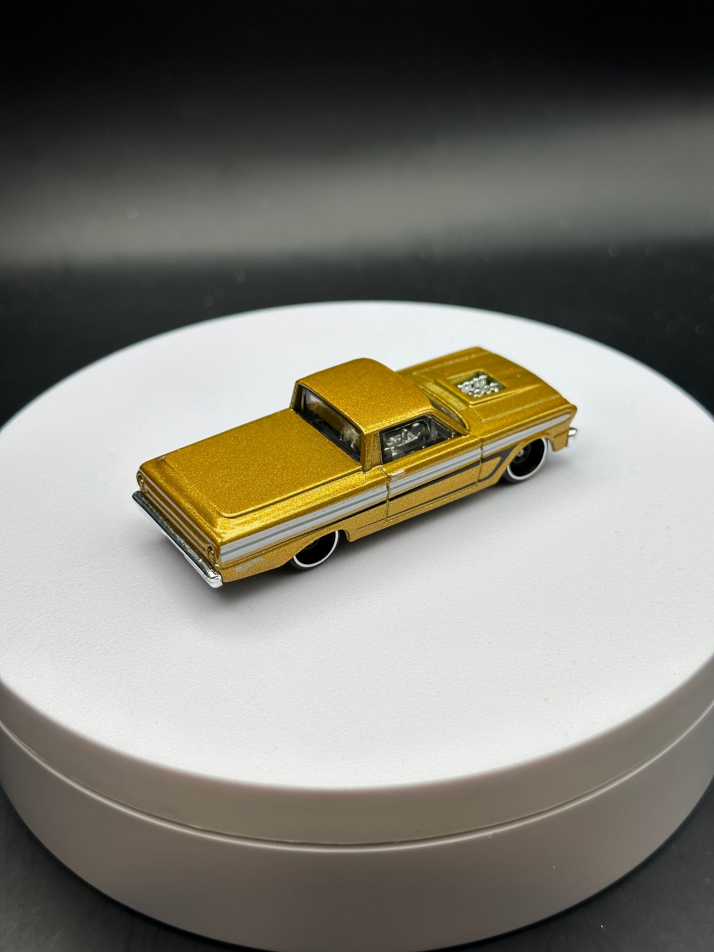 HOT WHEELS - 65 FORD RANCHERO (2018) - HW FORD TRUCKS SERIES 1/8 - LOOSE