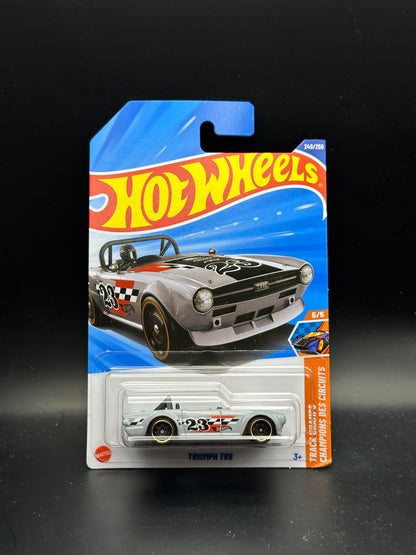 HOT WHEELS - TRIUMPH TR6 - TREASURE HUNT (2025) - HW TRACK CHAMPS 5/5