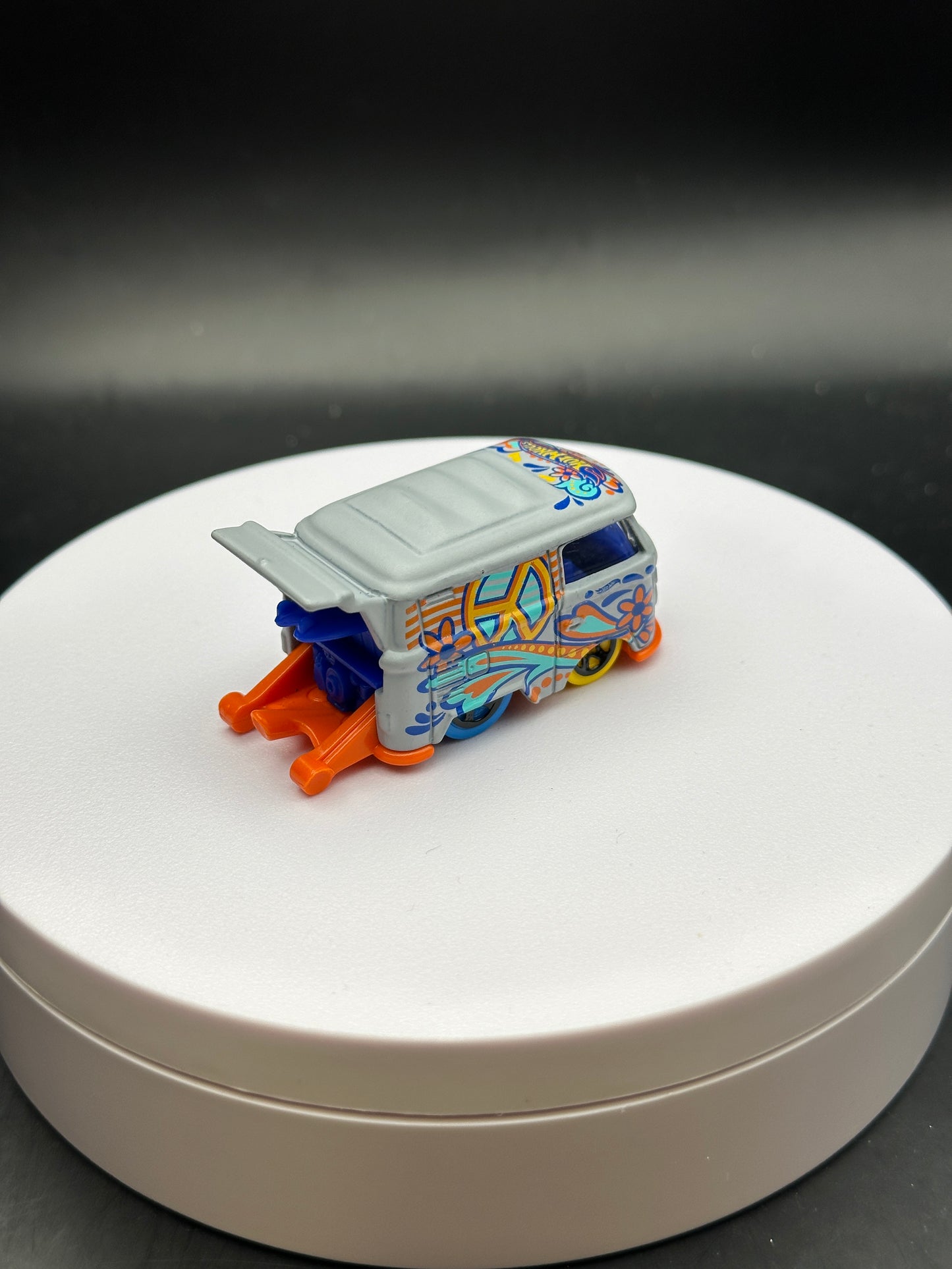 HOT WHEELS - KOOL KOMBI (20198) - HW ART CARS 8/10 - LOOSE