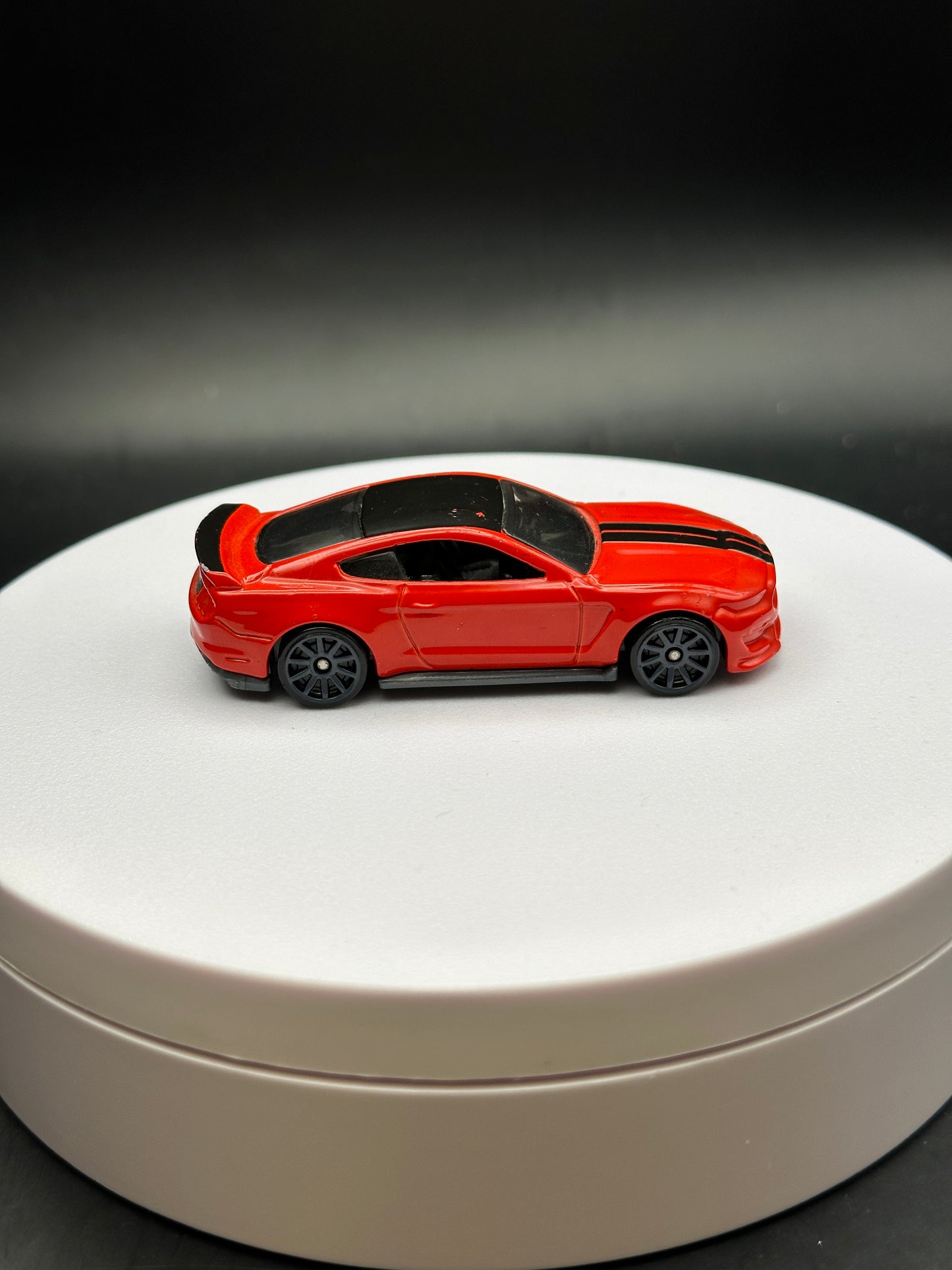 HOT WHEELS - FORD SHELBY GT350R - (2016) - HW NIGHTBURNERZ 7/10 - LOOSE