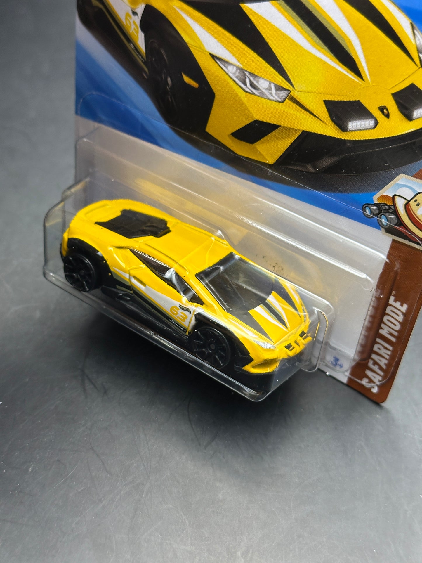 HOT WHEELS - LAMBORGHINI HURACAN STERRATO (2025) - HW SAFARI MODE 1/5
