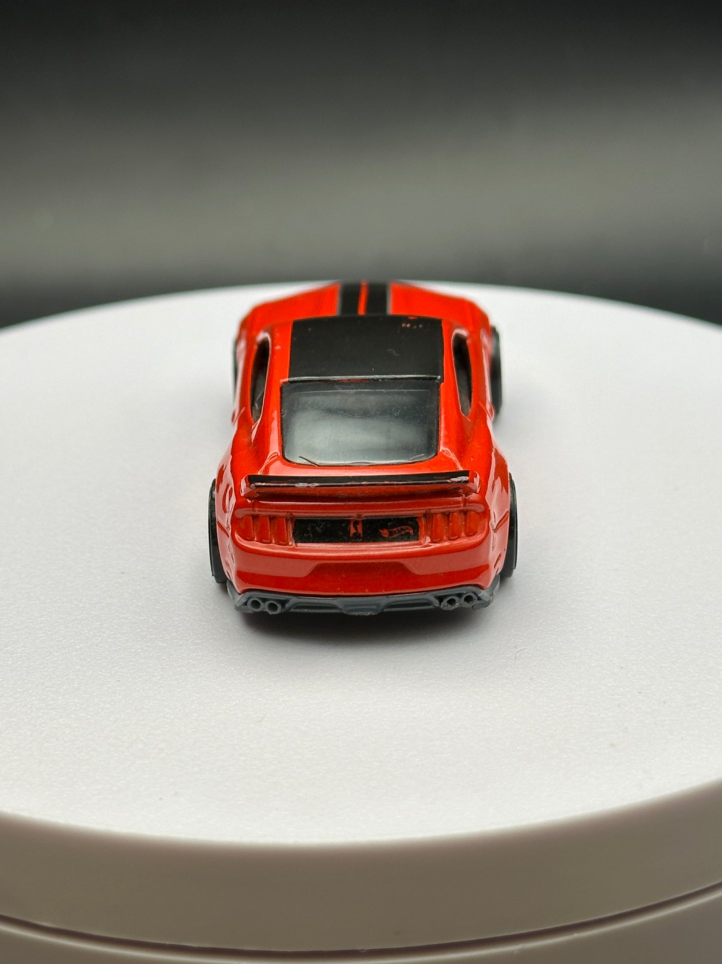 HOT WHEELS - FORD SHELBY GT350R - (2016) - HW NIGHTBURNERZ 7/10 - LOOSE