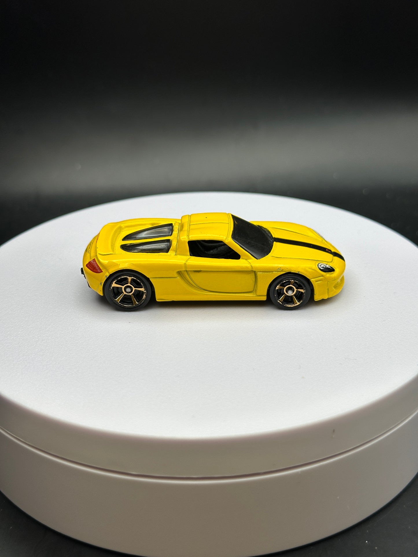 HOT WHEELS - PORSCHE CARRERA GT (2016) - HW EXOTICS 4/10 - LOOSE