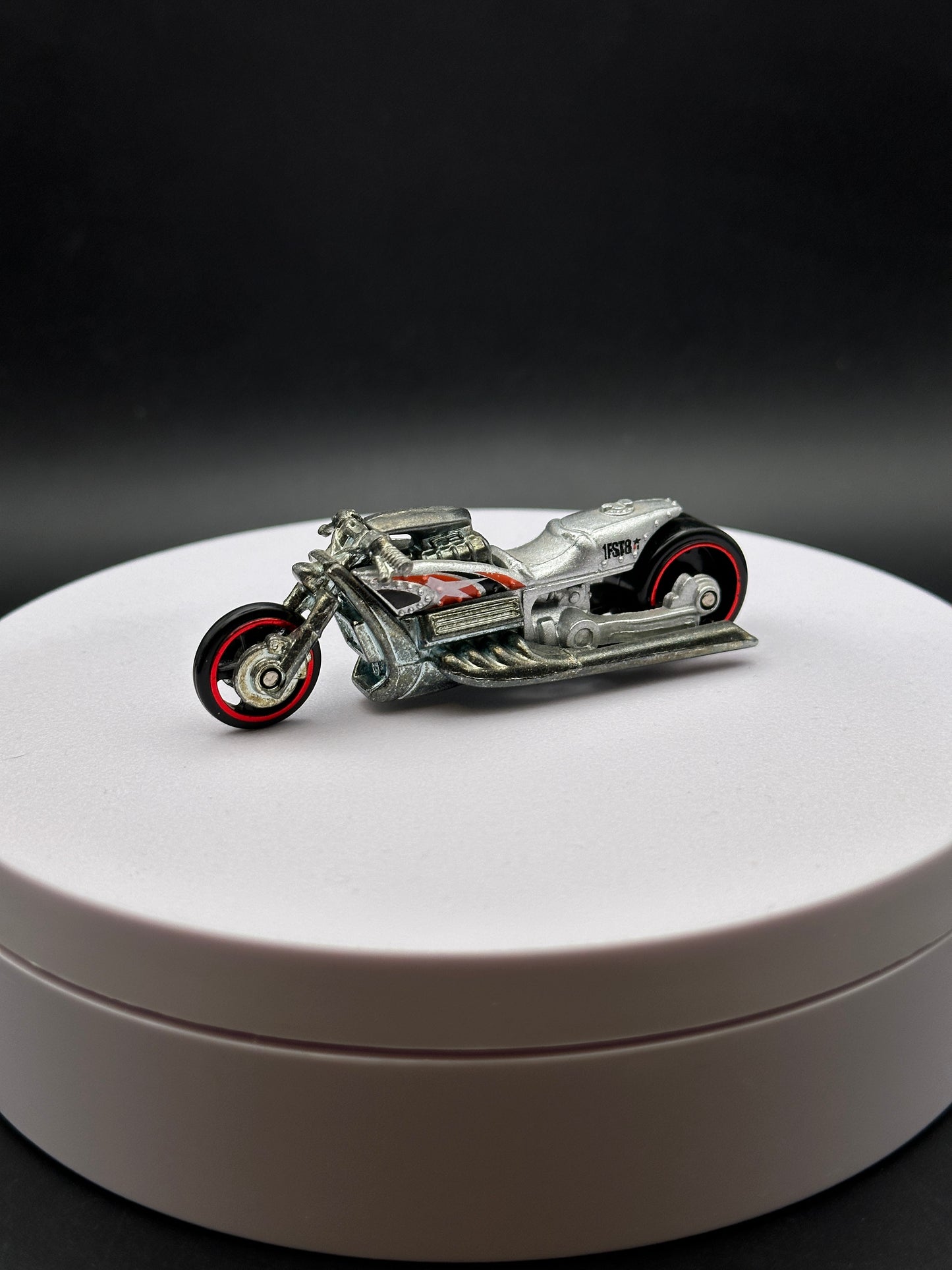 HOT WHEELS - AIRY 8 (2005) - 2005 FIRST EDITIONS REALISTIX 4/20 - LOOSE