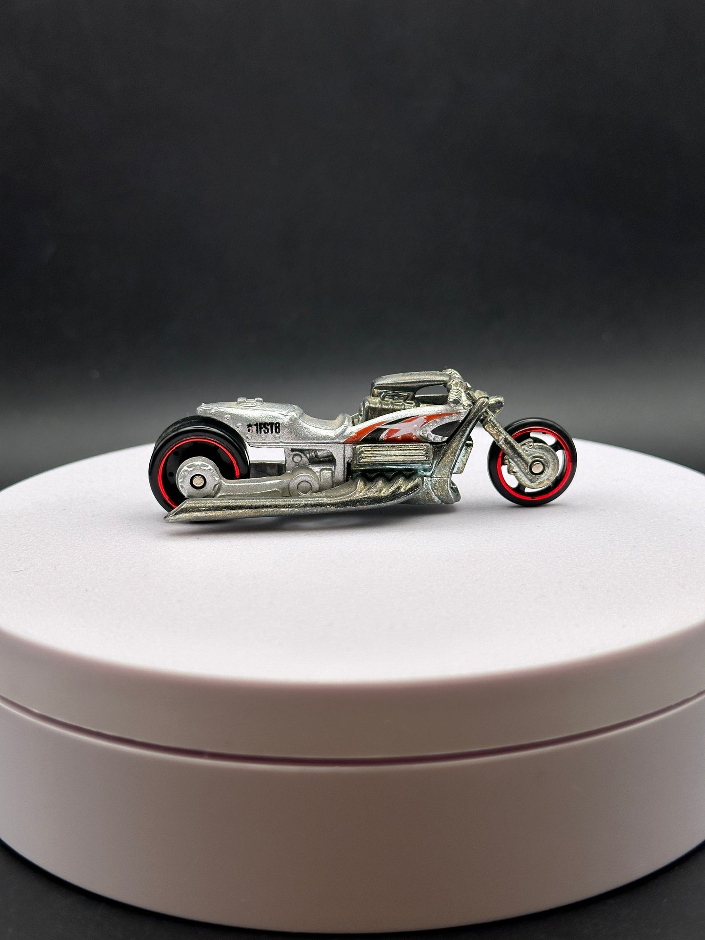 HOT WHEELS - AIRY 8 (2005) - 2005 FIRST EDITIONS REALISTIX 4/20 - LOOSE