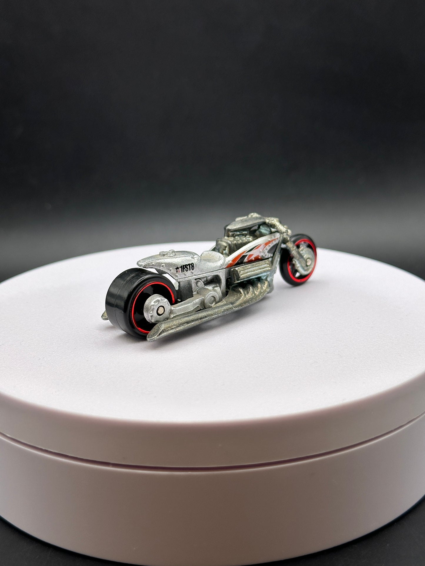 HOT WHEELS - AIRY 8 (2005) - 2005 FIRST EDITIONS REALISTIX 4/20 - LOOSE