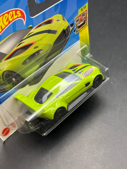 HOT WHEELS - ASTON MARTIN VANTAGE GTE (2022) - HW EXOTICS 9/10