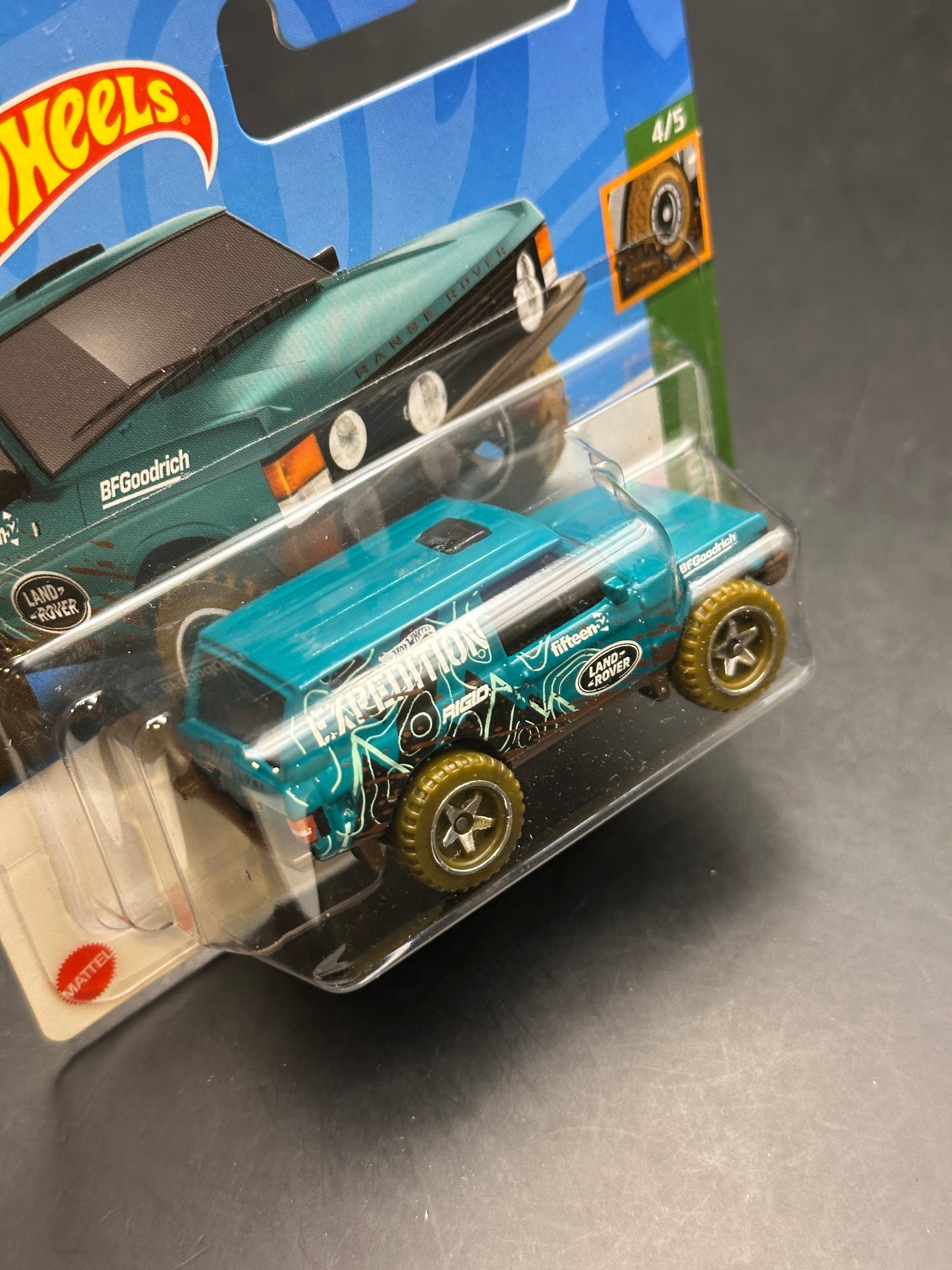 HOT WHEELS - RANGE ROVER CLASSIC (2022) - HW MUD STUDS 4/5