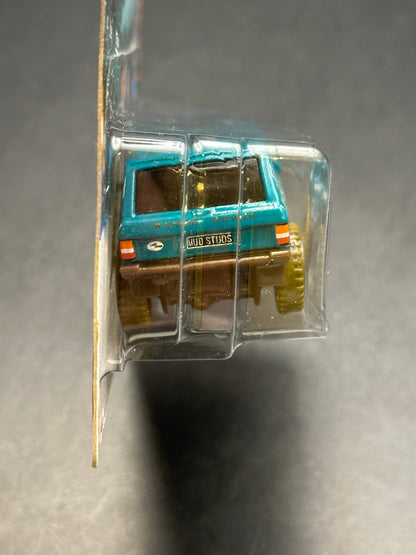 HOT WHEELS - RANGE ROVER CLASSIC (2022) - HW MUD STUDS 4/5