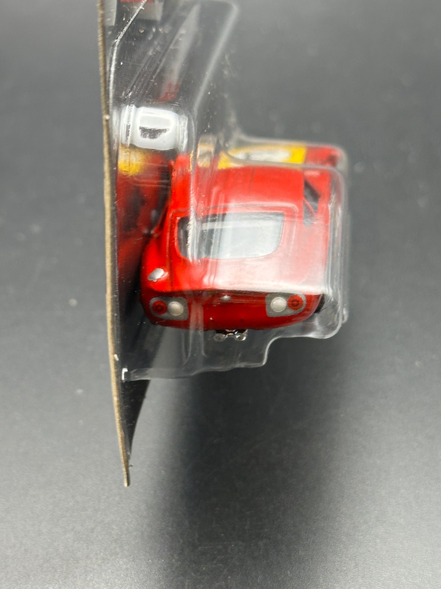 HOT WHEELS - TOYOTA 2000GT (2024) - VINTAGE RACING CLUB 2/5