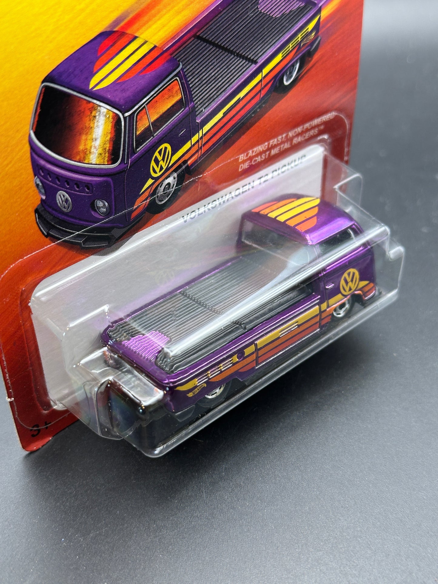 HOT WHEELS - VOLKSWAGEN T2 PICKUP (2025) - THE HOT ONES 2/8