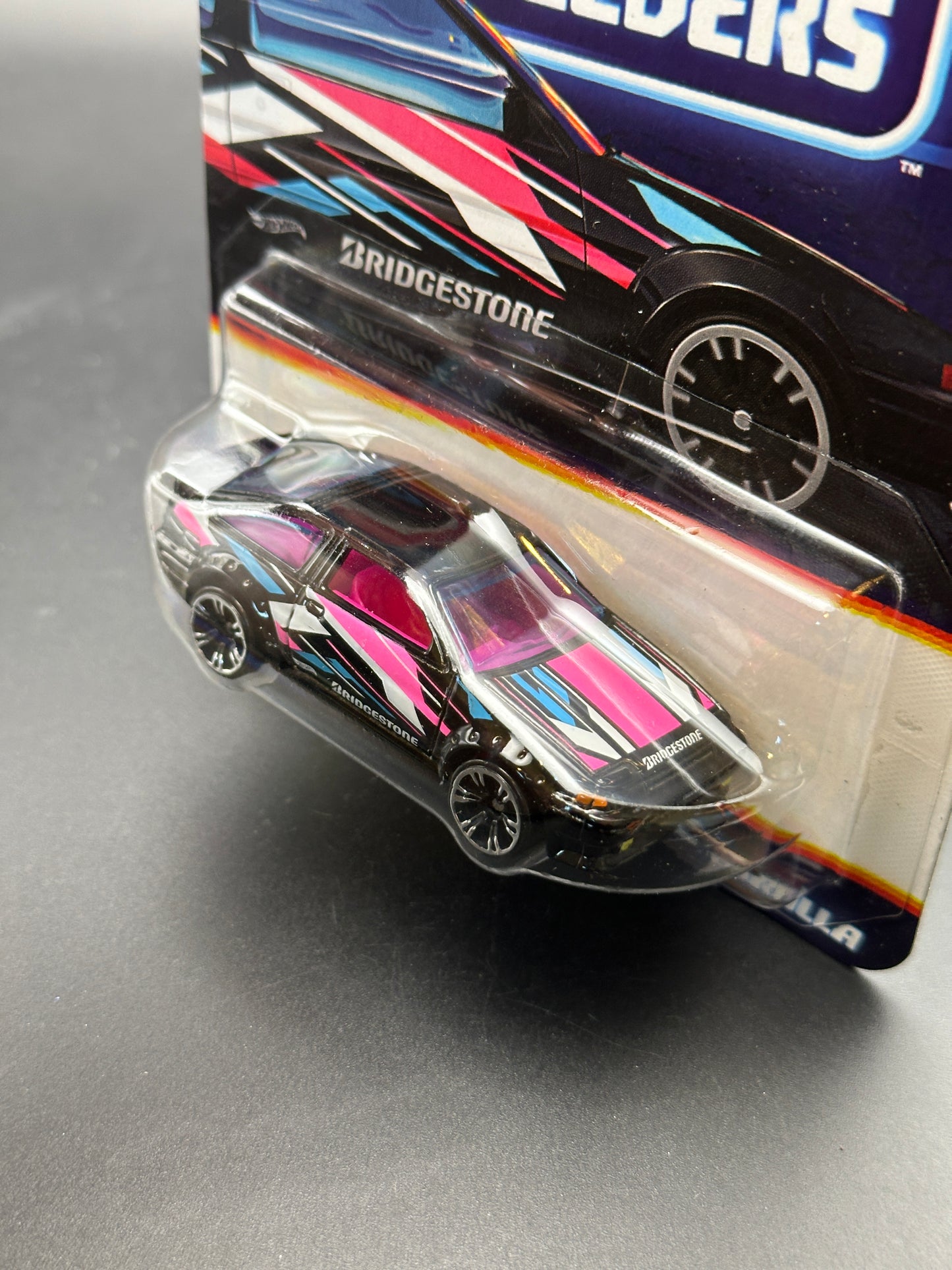 HOT WHEELS - TOYOTA AE86 COROLLA (2025) - NEON SPEEDERS SERIES 4/8