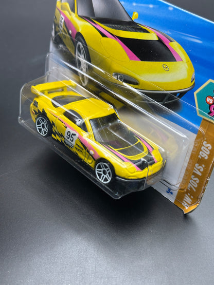 HOT WHEELS - 95 MAZDA RX7 DRIFT (2025) - HW 70s vs 90s 9/10
