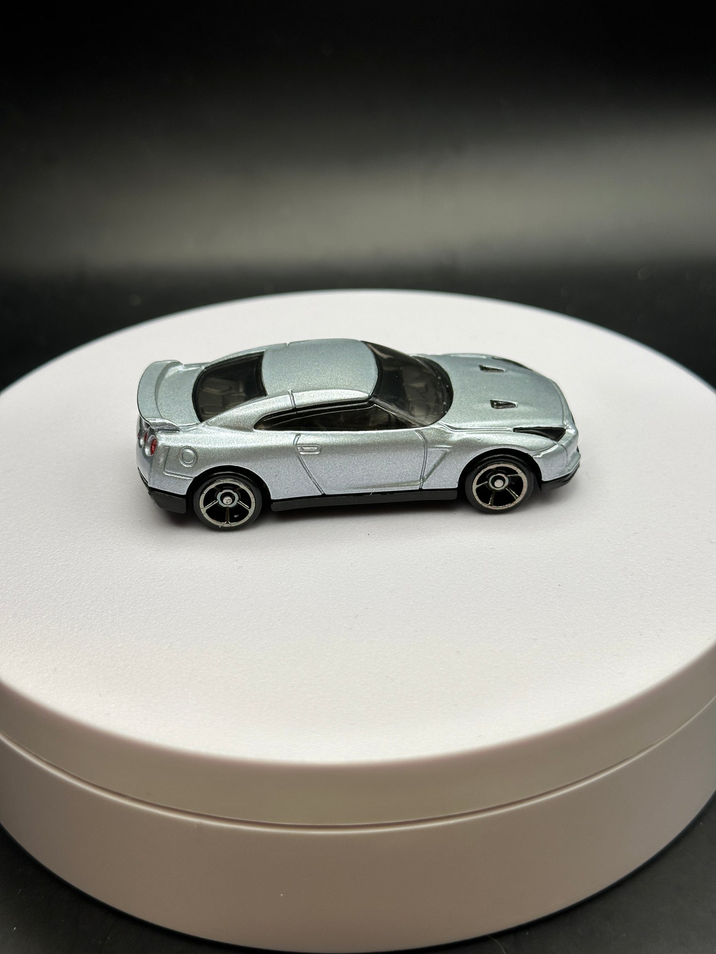 HOT WHEELS - 2009 NISSAN GT-R (2018) - SILVER SERIES - FAST AND FURIOUS 5/6 - LOOSE