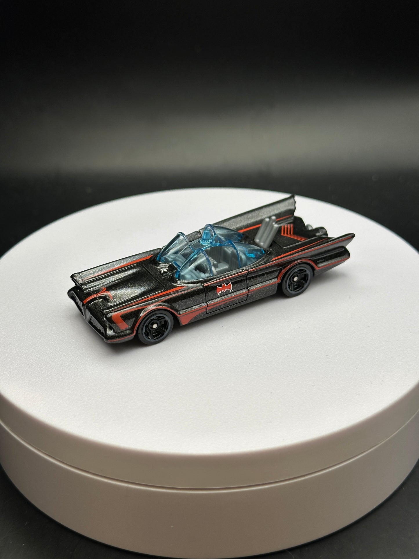 HOT WHEELS - TV SERIES BATMOBILE (2018) - HW BATMAN 5/5 - LOOSE