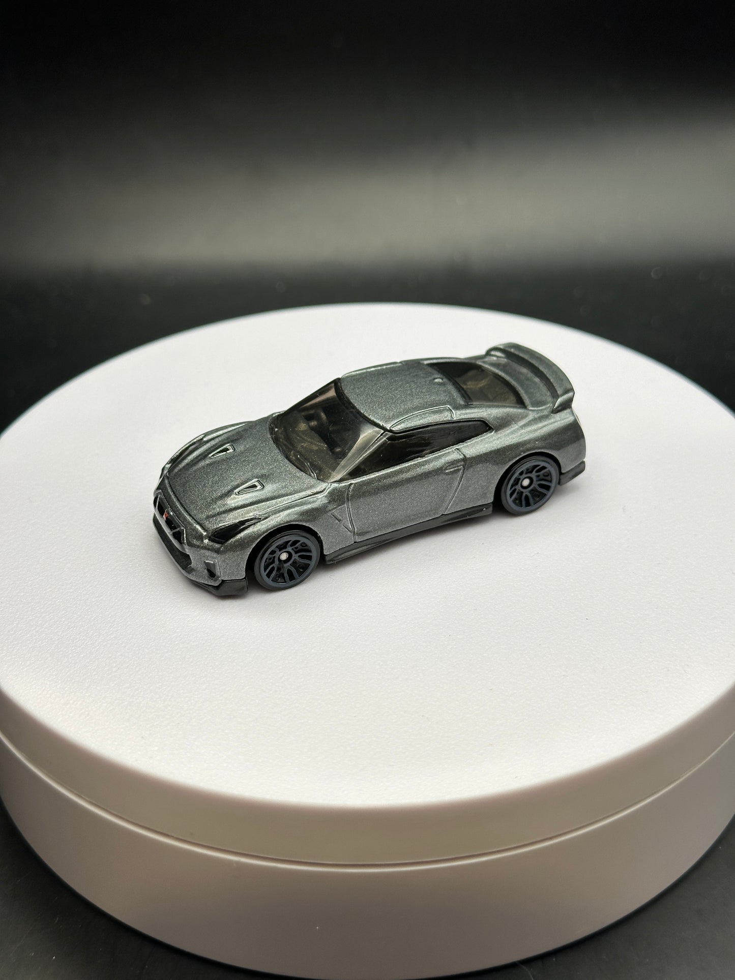 HOT WHEELS - 17 NISSAN GTR R35 (2017) - HW NIGHTBURNERZ 1/10 - LOOSE