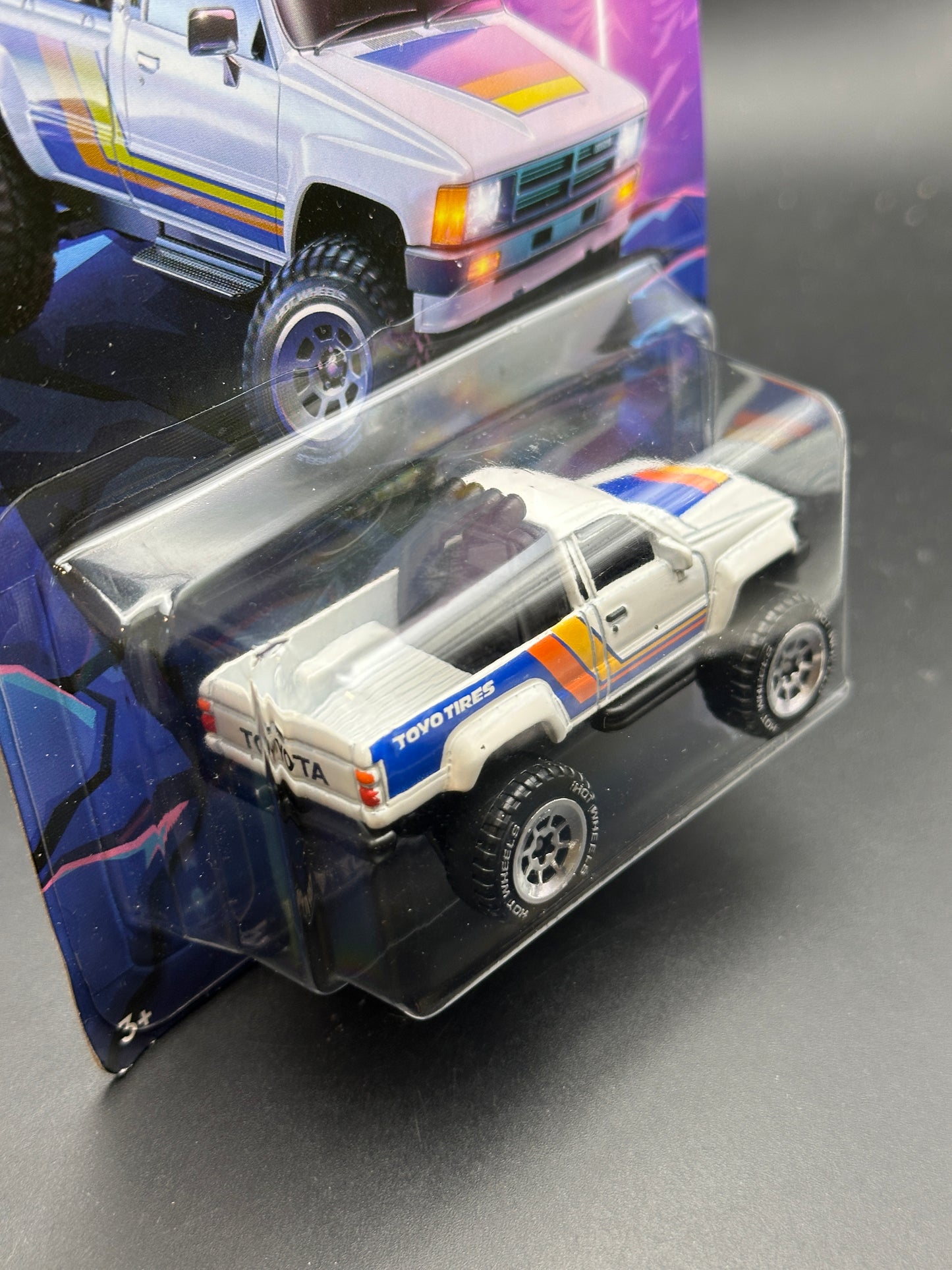 HOT WHEELS - 1987 TOYOTA PICKUP TRUCK (2024) - TUBULAR TRUCKS 4/5