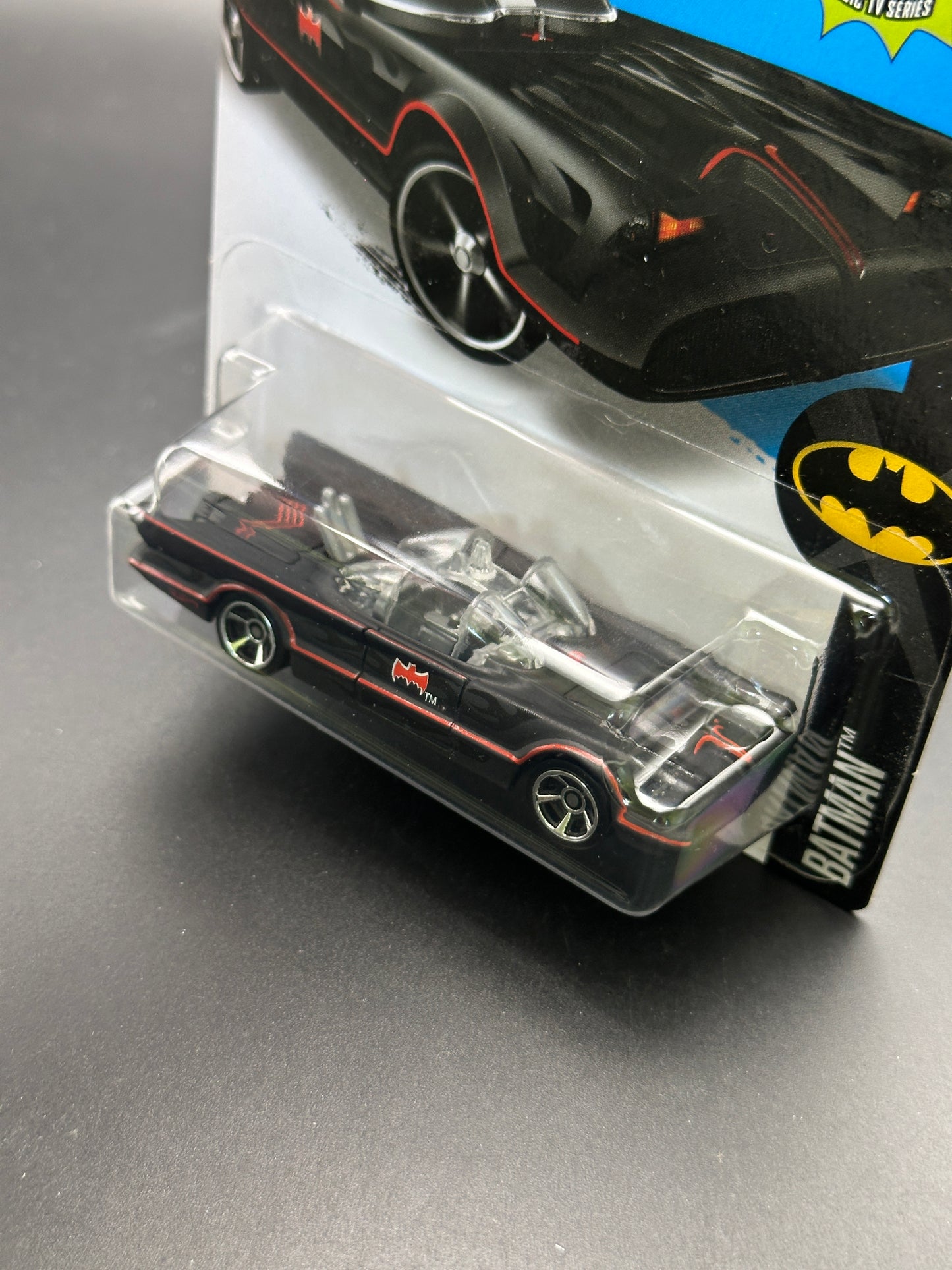 HOT WHEELS - TV SERIES BATMOBILE (2015) - HW BATMAN 1/5
