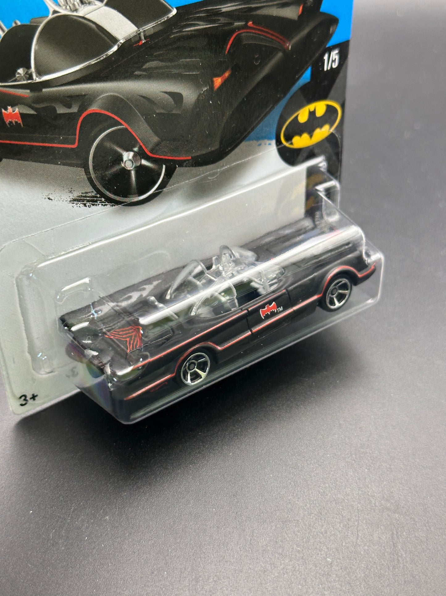 HOT WHEELS - TV SERIES BATMOBILE (2015) - HW BATMAN 1/5
