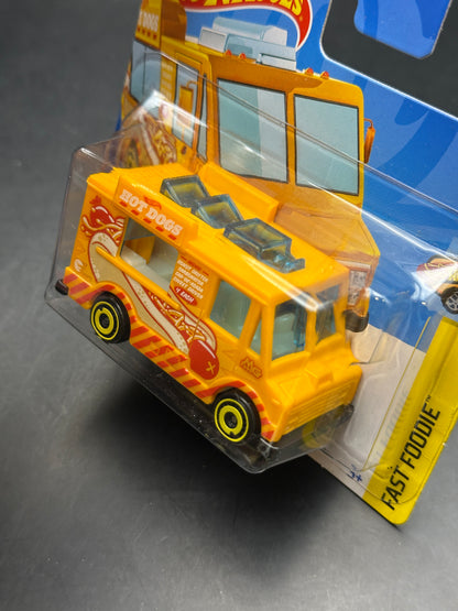 HOT WHEELS - QUICK BITE (2022) - TREASURE HUNT - HW FAST FOODIE 2/5