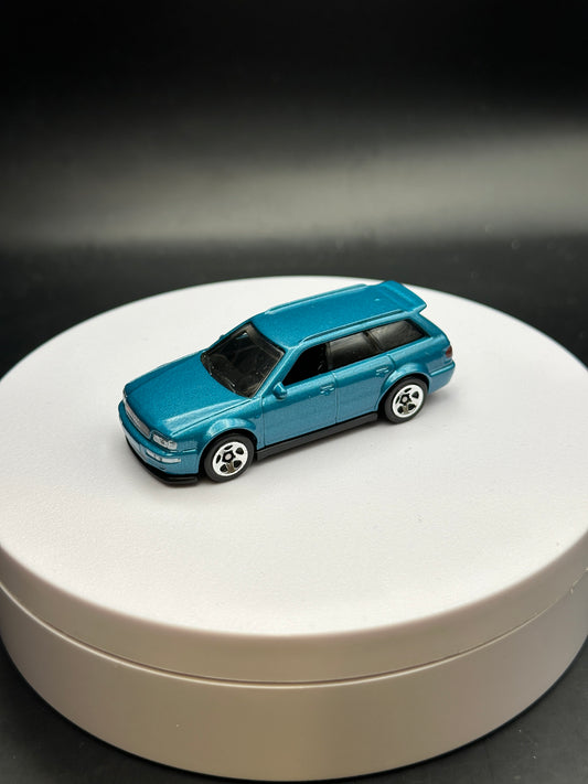 HOT WHEELS - 94 AUDI AVANT RS2 (2024) - FACTORY FRESH 9/10 - LOOSE