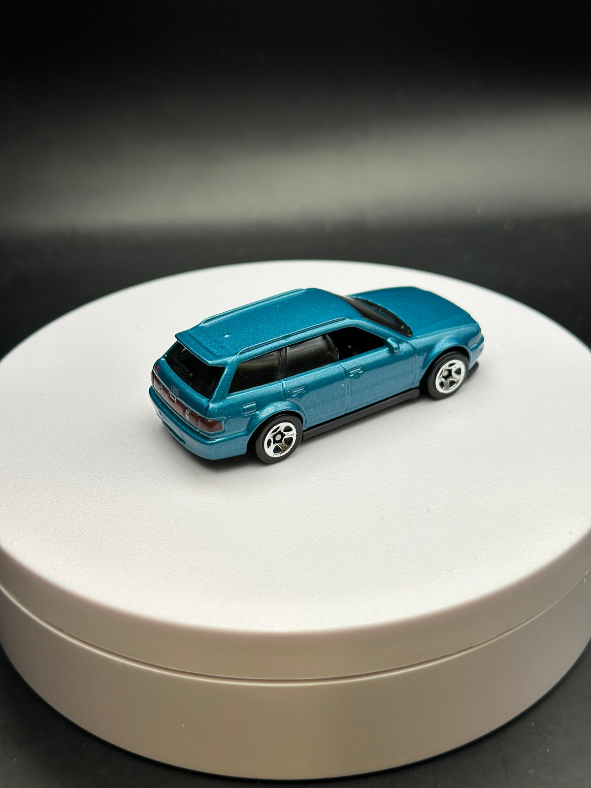 HOT WHEELS - 94 AUDI AVANT RS2 (2024) - FACTORY FRESH 9/10 - LOOSE