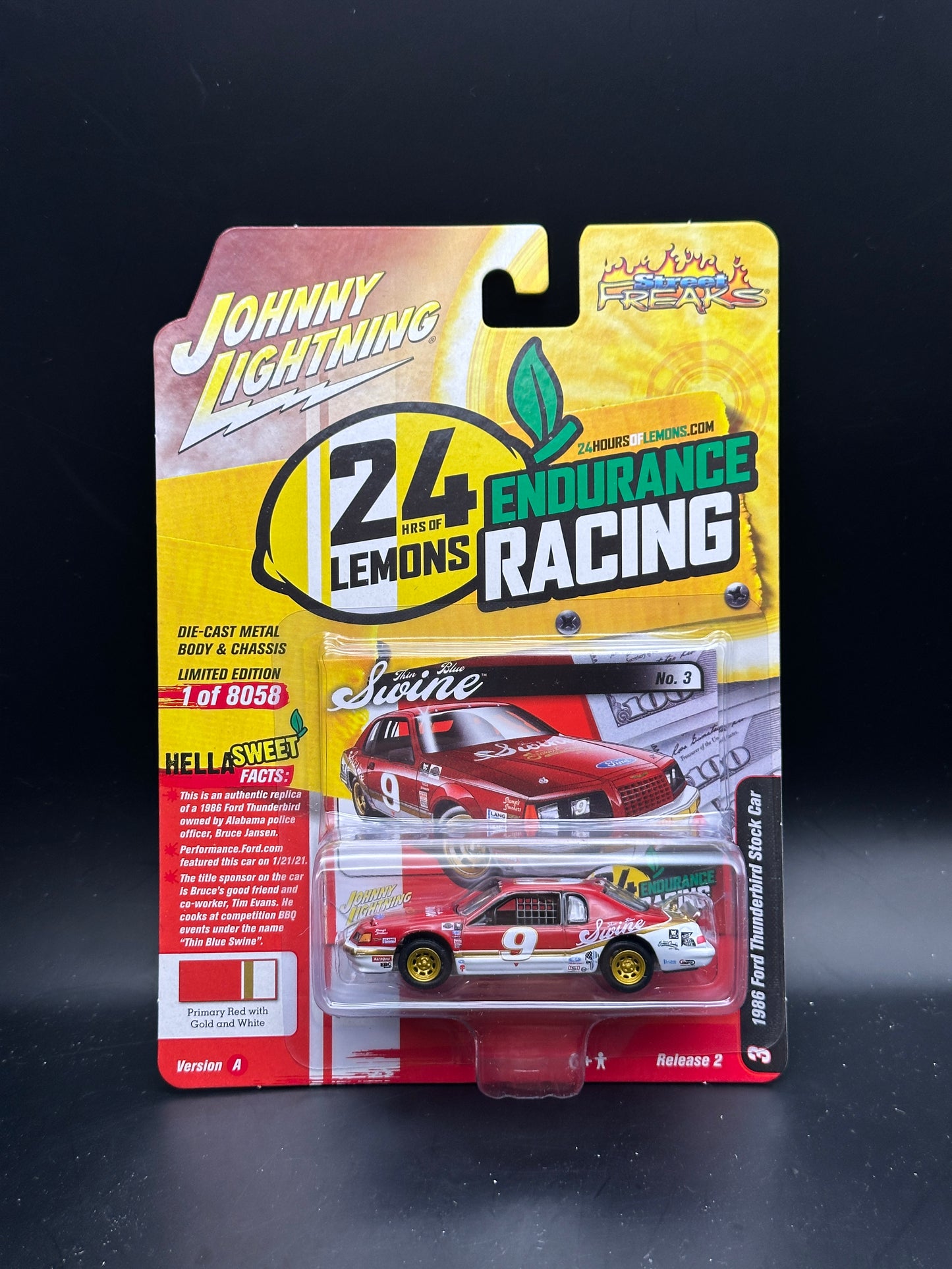 JOHNNY LIGHTNING - 1986 FORD THUNDERBIRD STOCK CAR