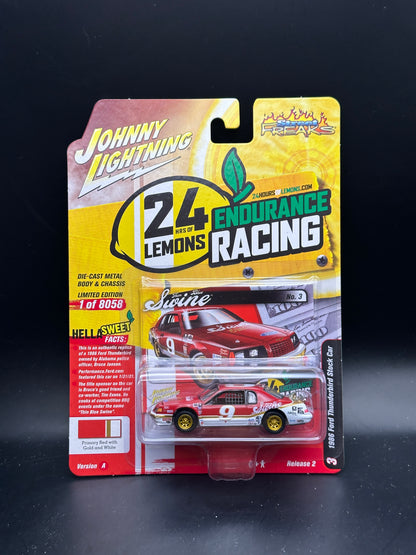 JOHNNY LIGHTNING - 1986 FORD THUNDERBIRD STOCK CAR