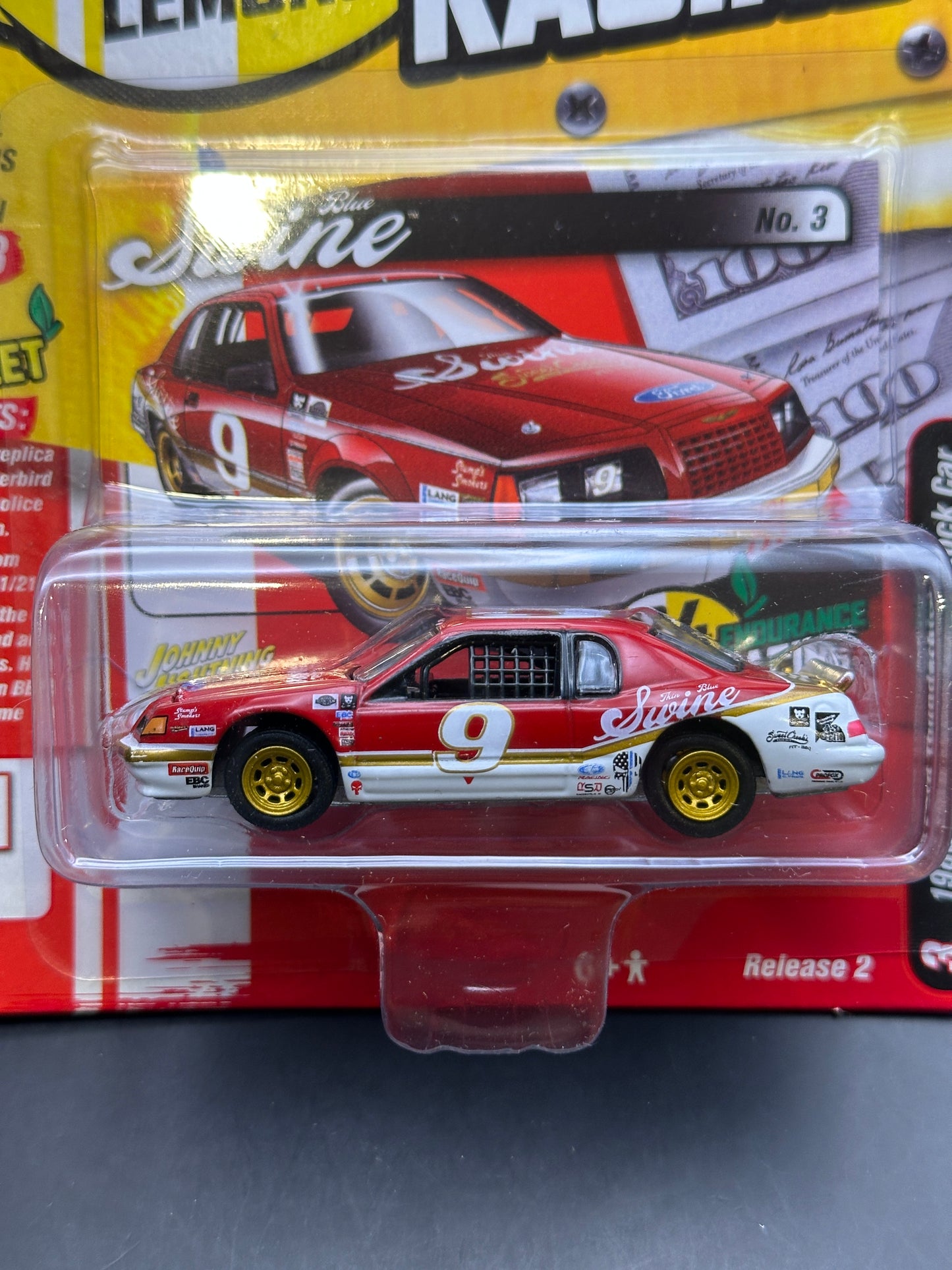 JOHNNY LIGHTNING - 1986 FORD THUNDERBIRD STOCK CAR