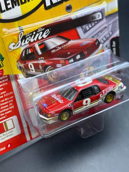 JOHNNY LIGHTNING - 1986 FORD THUNDERBIRD STOCK CAR