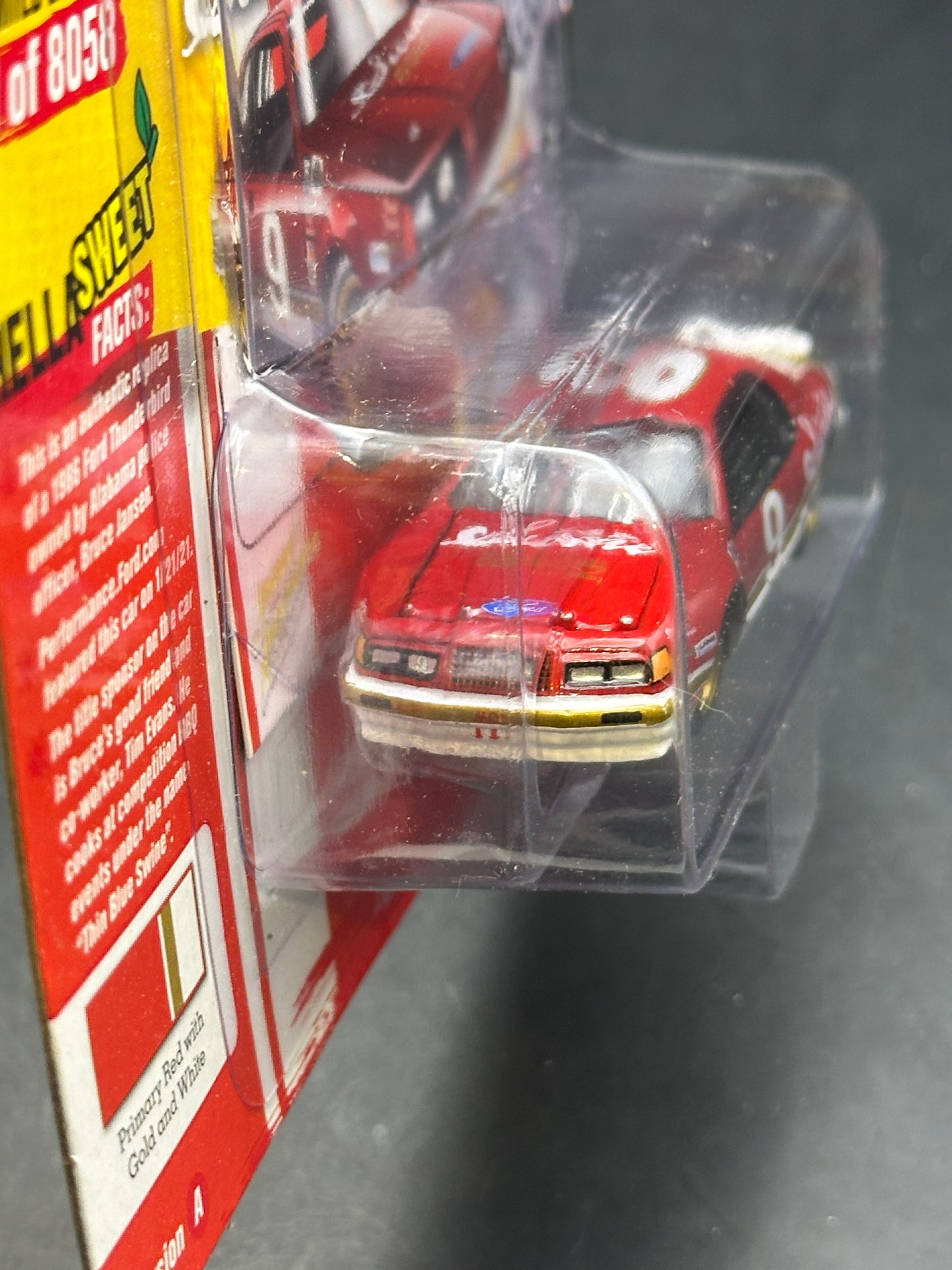 JOHNNY LIGHTNING - 1986 FORD THUNDERBIRD STOCK CAR