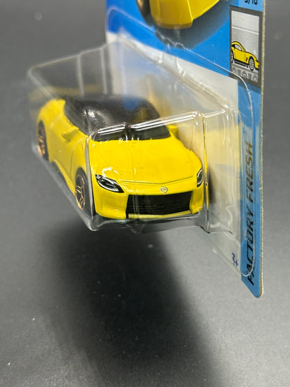 HOT WHEELS - NISSAN Z PROTRO (2022) - FACTORY FRESH 5/10