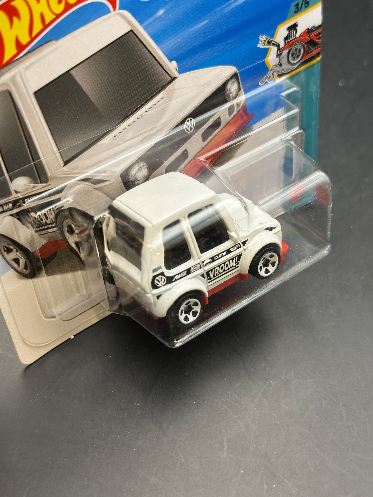 HOT WHEELS - TOONED VOLKSWAGEN GOLF MK1 (2026) - HW TOONED 3/5