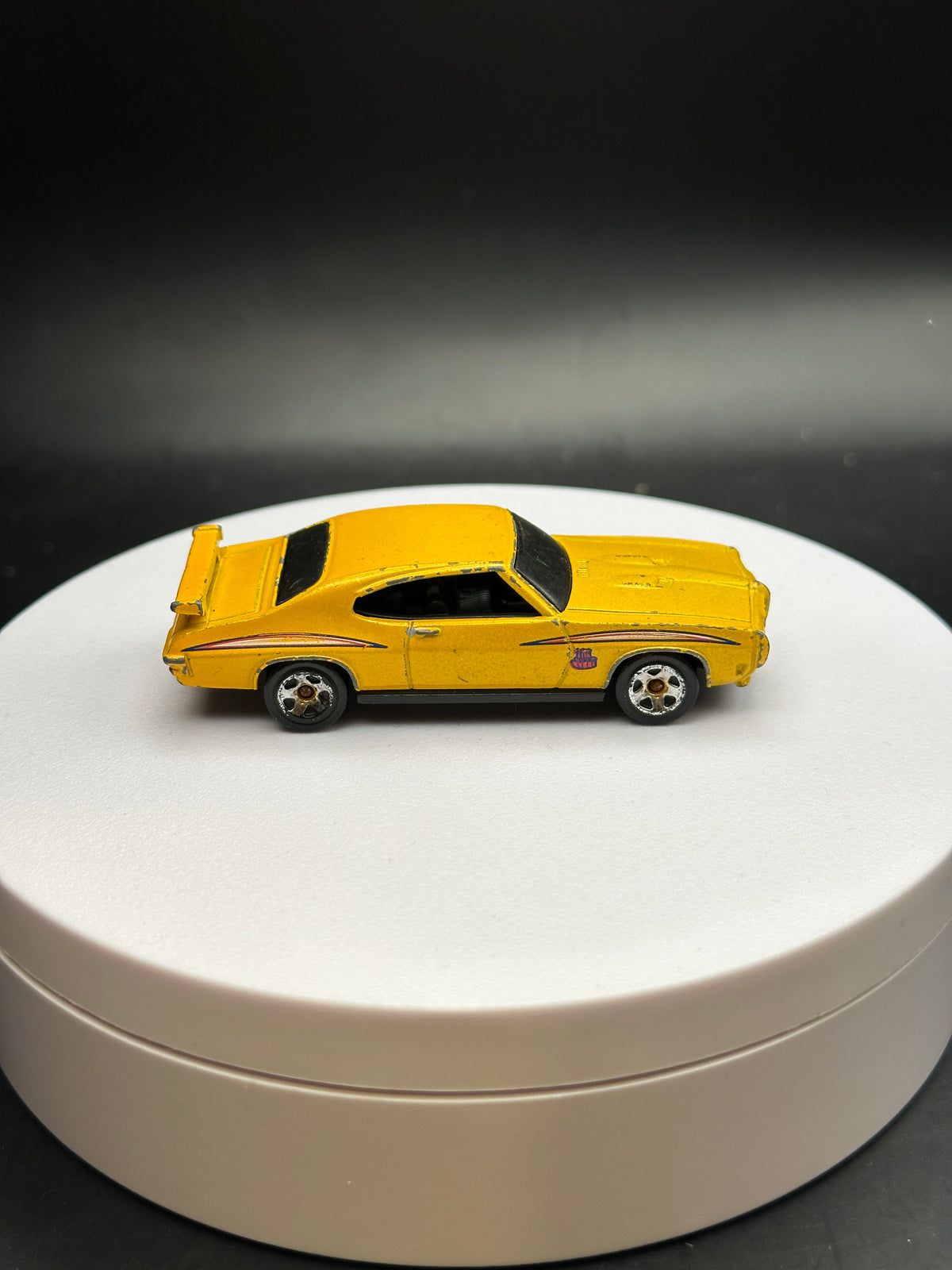 HOT WHEELS - 70 PONTIAC GTO JUDGE (2011) - HW 2011 NEW MODELS - LOOSE